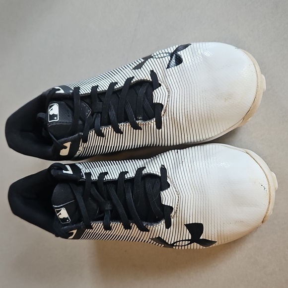 Under Armour Youth Baseball Cleats - Picture 2 of 13